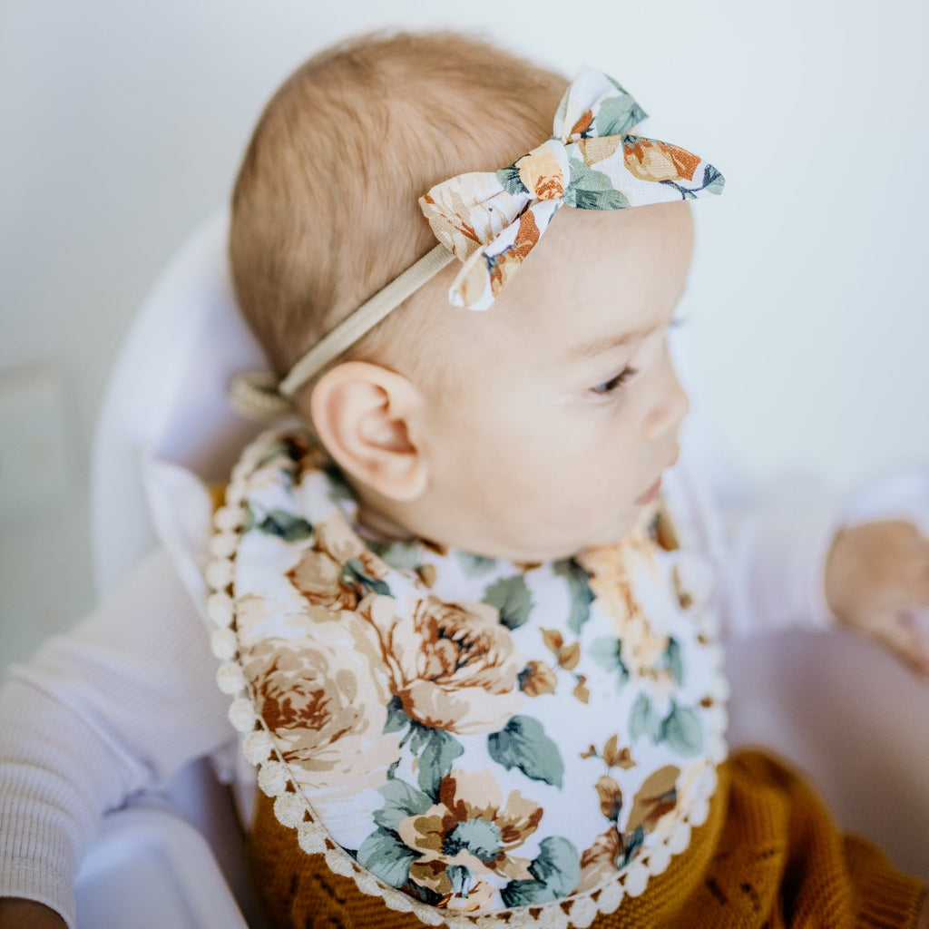 Bib & Bow Set - Emily